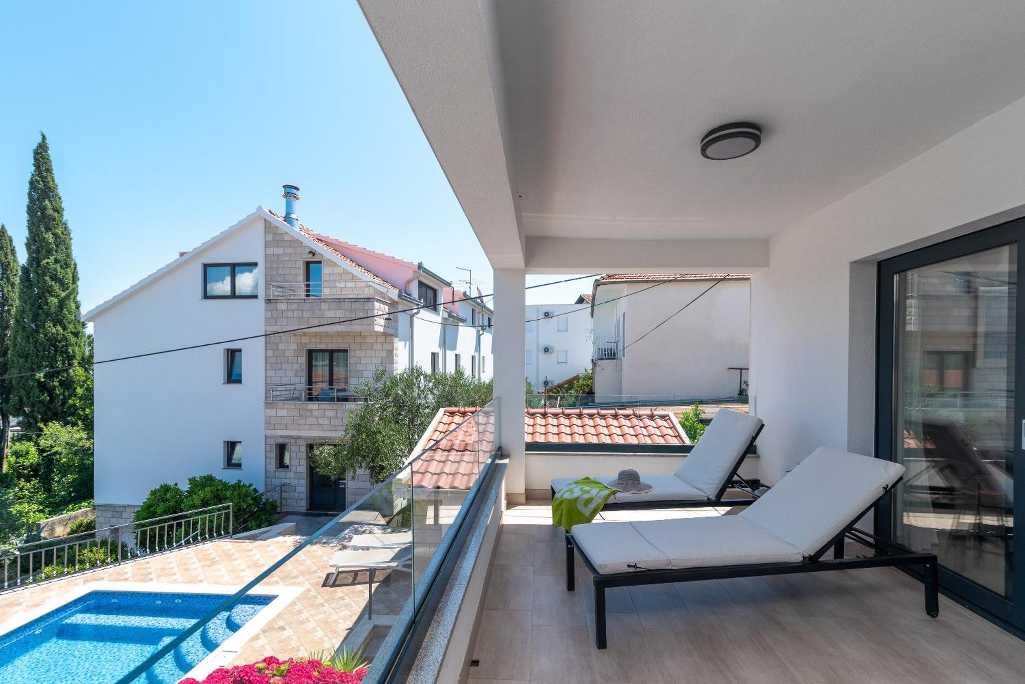 Apartma Maca &