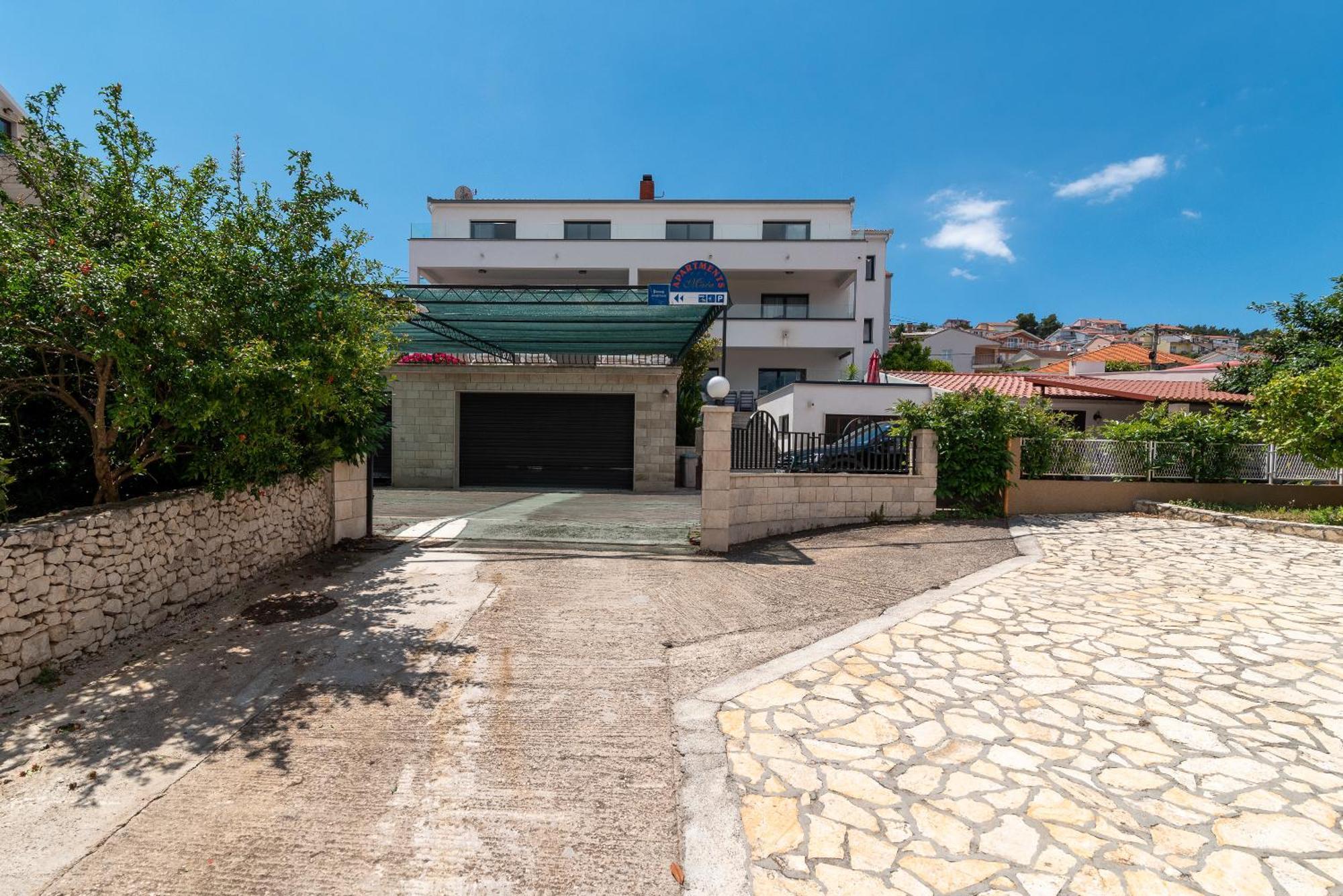 Apartma Maca &