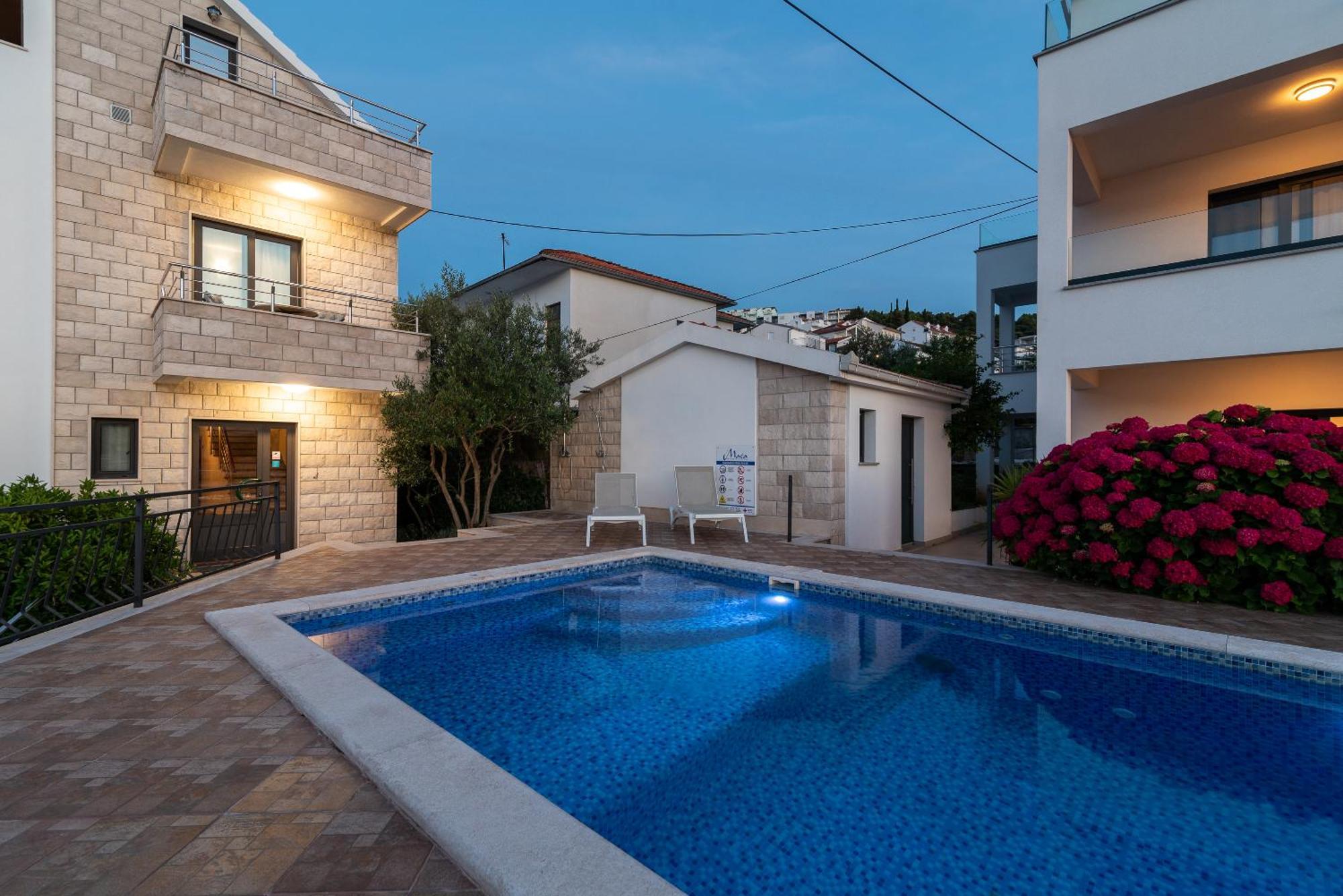 Maca & Trogir