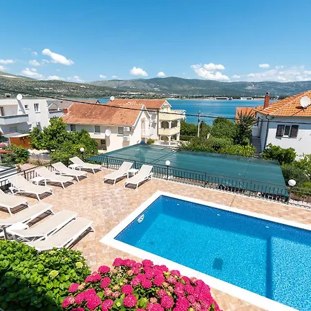 Maca Apartments & Suites Trogir Exterior photo