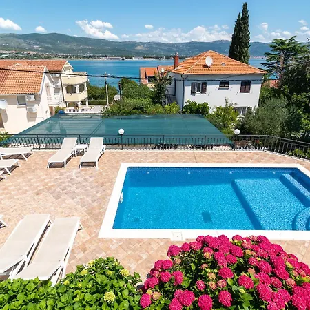 Maca Apartments & Suites Trogir Exterior photo