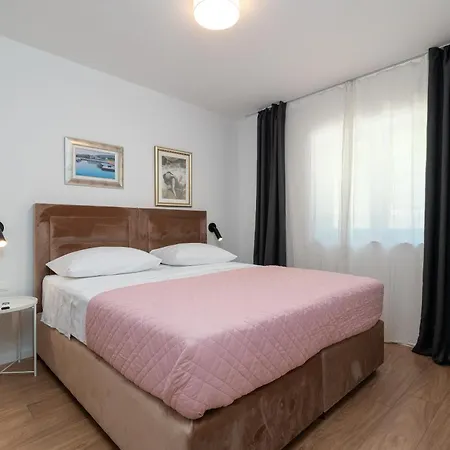 Maca Apartments & Suites Trogir Exterior photo