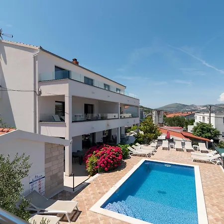 Maca Apartments & Suites Trogir Exterior photo