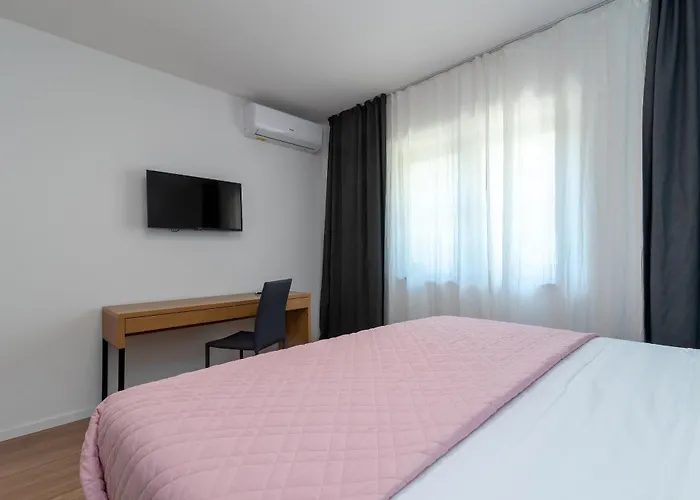 Maca Apartments & Suites