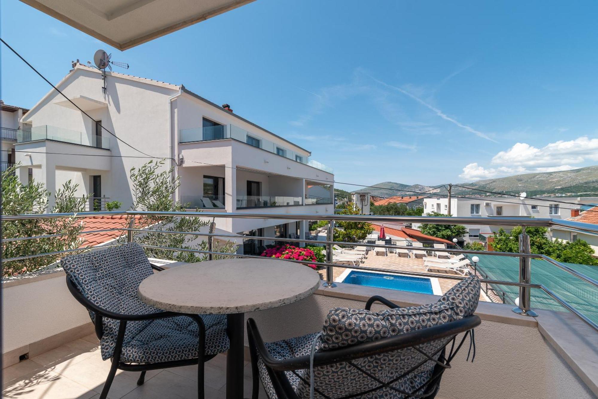 Maca & Apartment