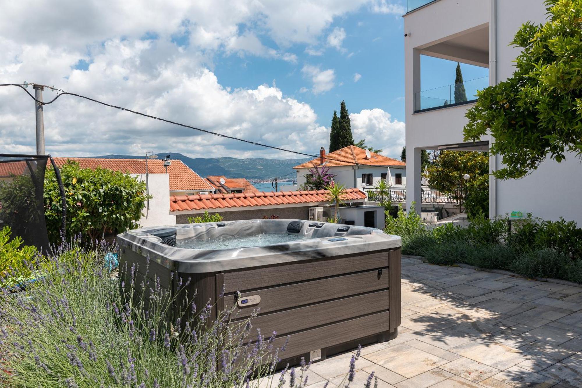 Maca & Apartment Trogir